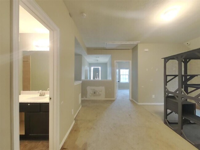 Building Photo - 28906 Hidden Cove Dr