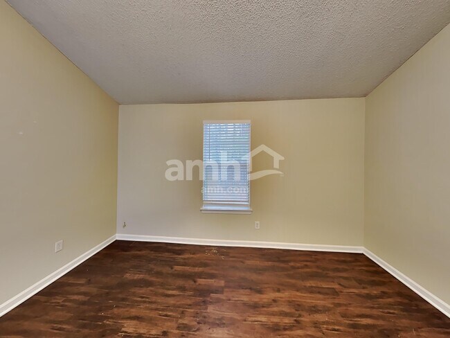 Building Photo - 6541 Pole Creek Dr