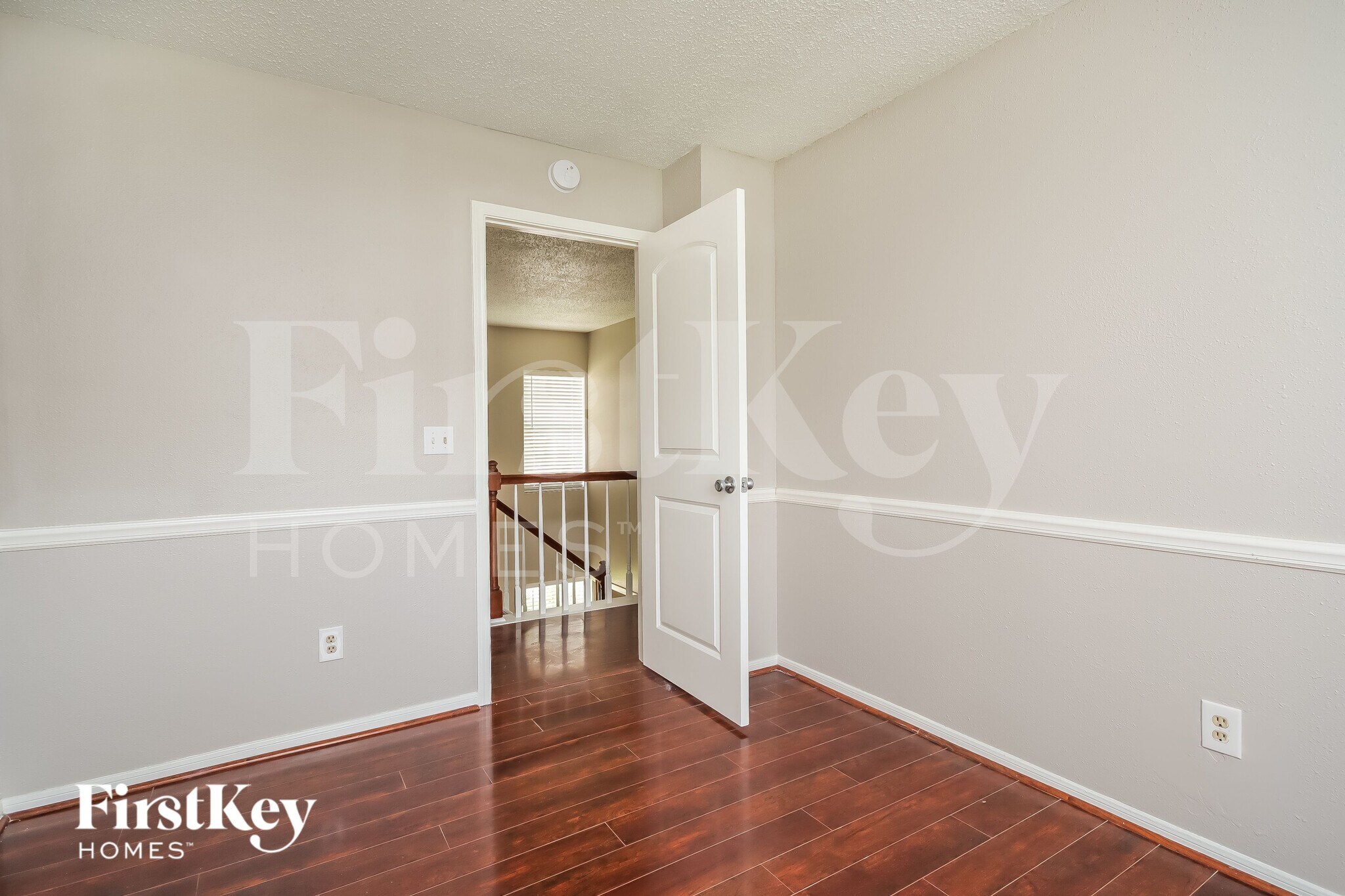 Building Photo - 4004 Ashwood Dr