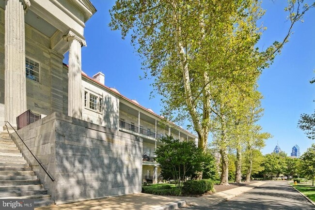 Building Photo - 105 Captains Way