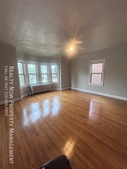 Building Photo - 2972 S Moreland Blvd