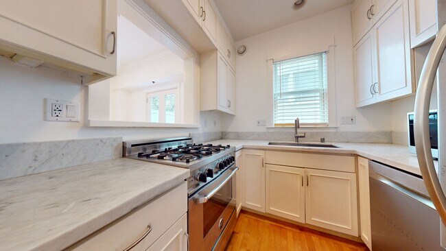 Building Photo - 29-29 Pleasant St