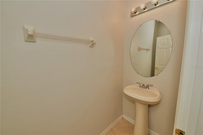 Building Photo - 2730 Retreat View Cir