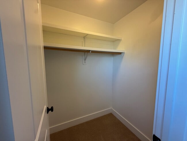 Building Photo - 25 Baldy Ct