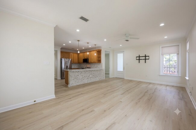 Building Photo - Church Street Village Home For Rent