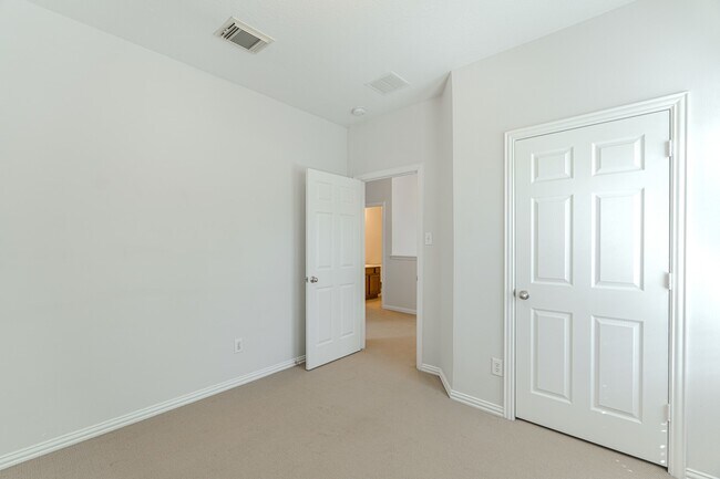 Building Photo - 130 W Montfair Blvd