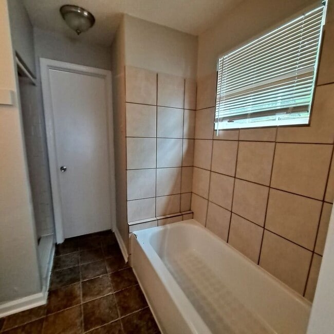 Building Photo - 3176 Lyndale Ave