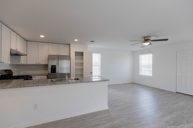 Building Photo - 8326 Piedra Medina