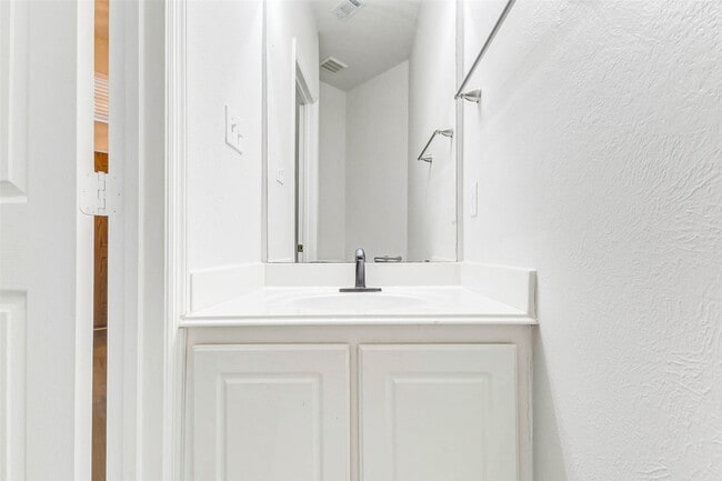 Building Photo - 10210 Thornmont Ln