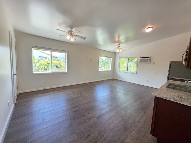 Building Photo - Spacious 2 bedroom, 2 bath with 2 parking unit in Kailua