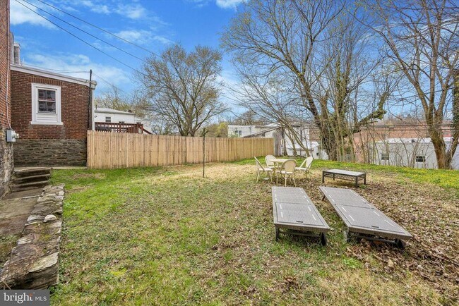 Building Photo - 362 Ripka St