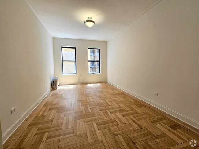 Building Photo - 652 W 163rd St