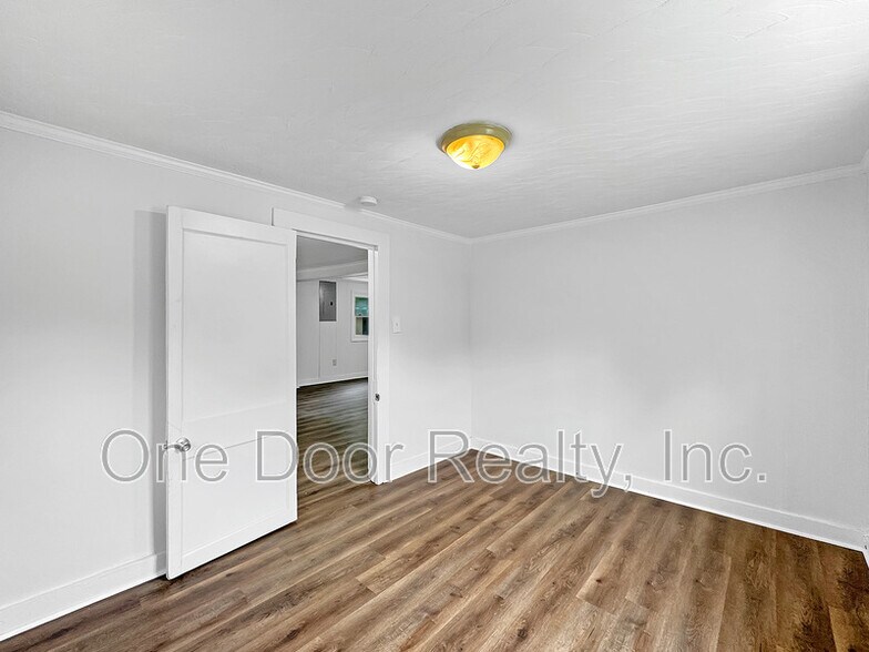 Building Photo - 165 Magruder Ave