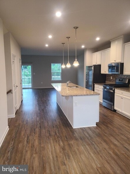 Building Photo - 1006 Valley Run Dr