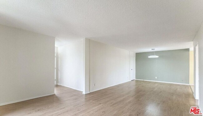 Building Photo - 1014 N Spaulding Ave