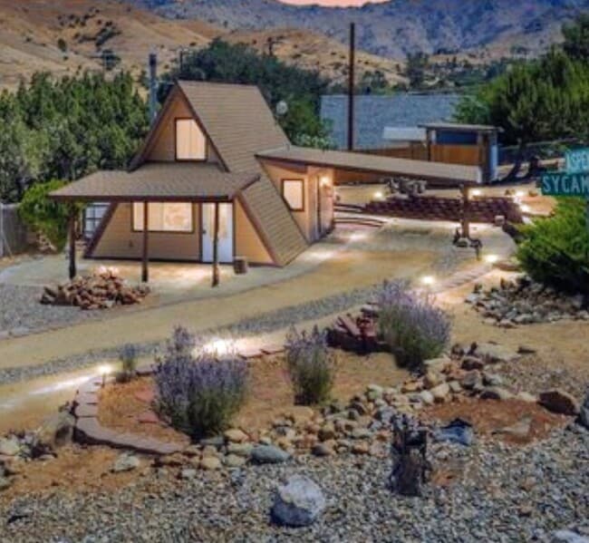 Building Photo - A frame