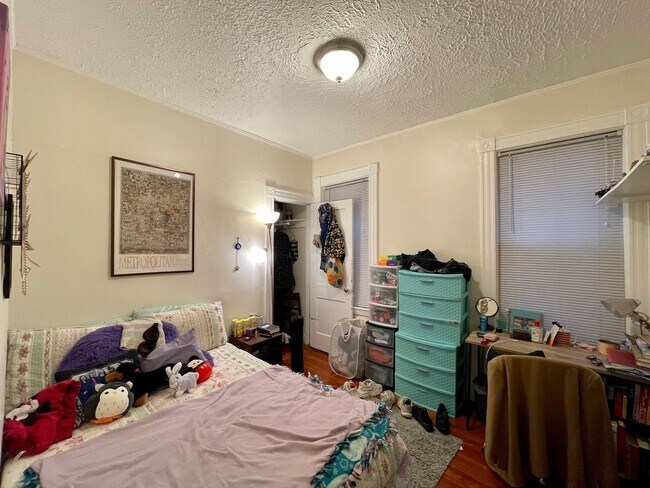 Building Photo - HOT ALLSTON LISTING!!!!