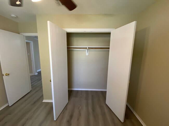 Building Photo - 9647 Kennebec Way