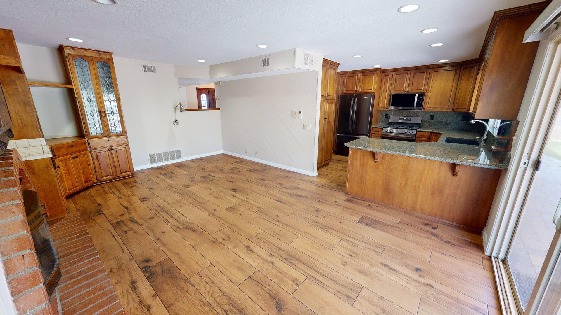 Building Photo - 2431 Deerfield Ct