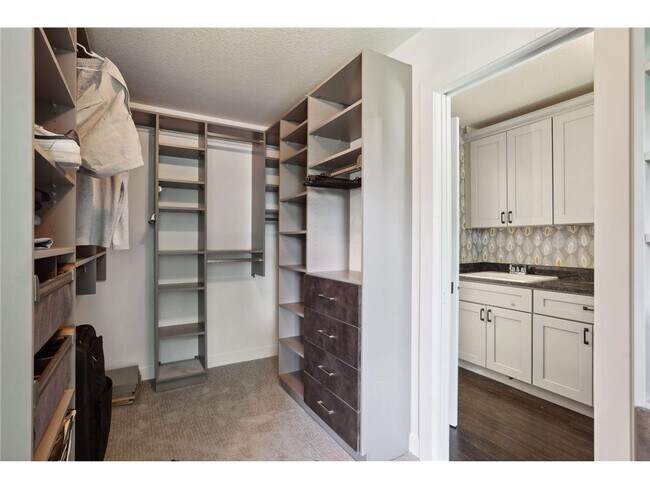 Building Photo - 6540 Navaho Trail