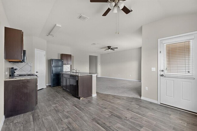 Building Photo - 402 Pentire Way