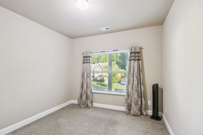 Building Photo - Stunning 6BR House in Cumming