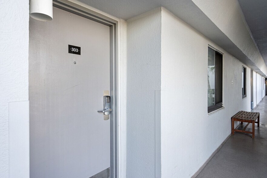 Building Photo - 1044 U.S. 98-SI FL3-ID1502071P