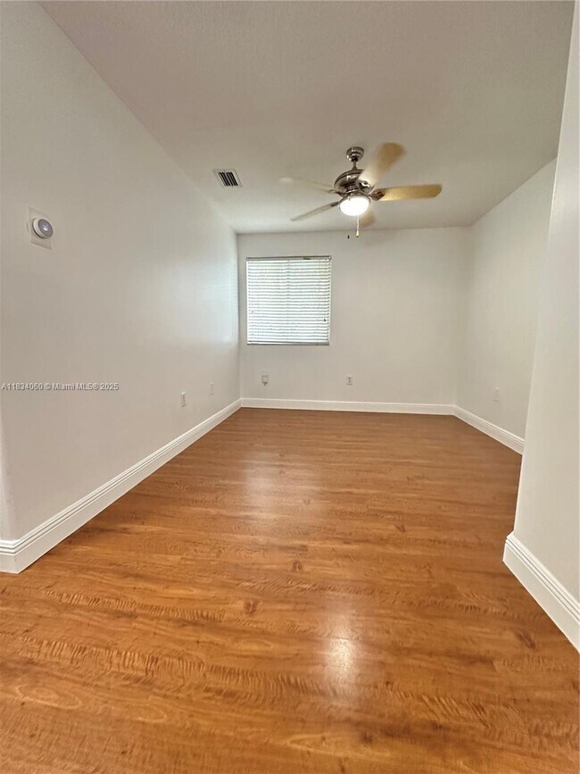 Building Photo - 7001 SW 164th Ct