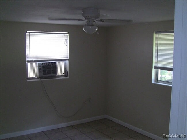 Building Photo - 2 Esskay St