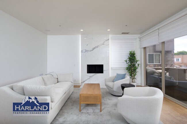 Building Photo - 760 Bonair Pl