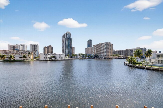Building Photo - 121 Golden Isles Dr