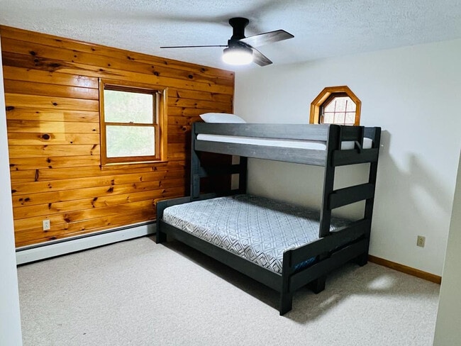 Building Photo - 526 Gleanings Dr