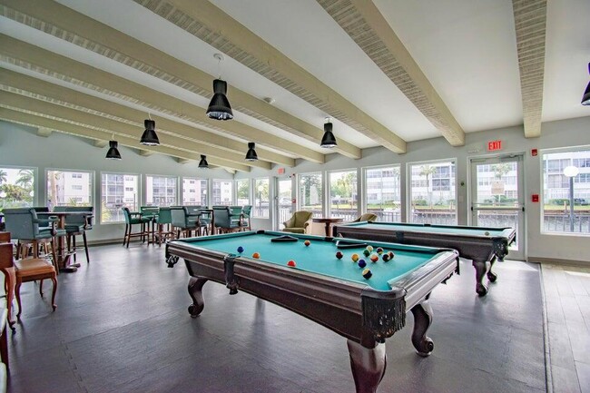 Building Photo - 2731 Taft St