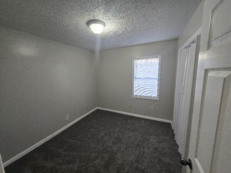 Building Photo - 205 Reno Ave