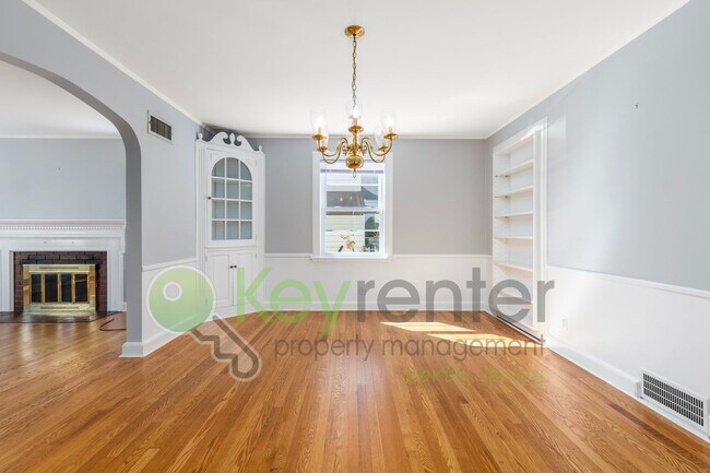 Building Photo - 355 Watchung Ave