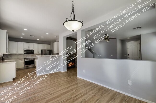 Building Photo - Beautiful 3 Bed/2.5 Bath Two Story Home w/...