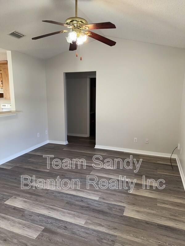 Building Photo - 7728 Bogey Ln