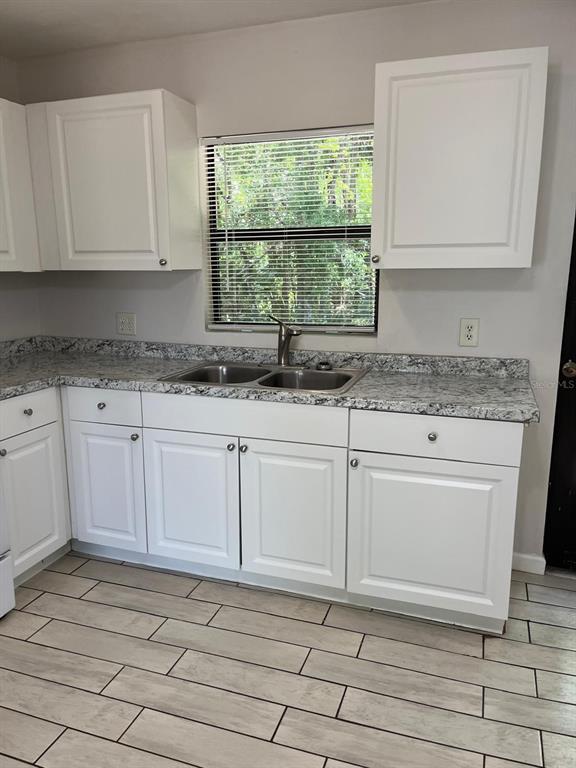 Building Photo - 2603 Nightshade Ln