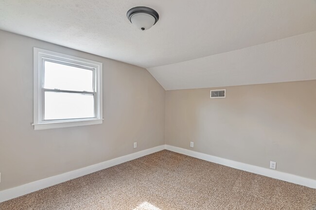 Building Photo - 416 Highland Ct