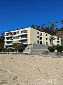 Building Photo - 723 Palisades Beach Rd