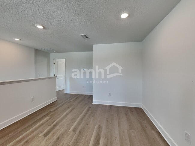 Building Photo - 3313 Carthage Ave