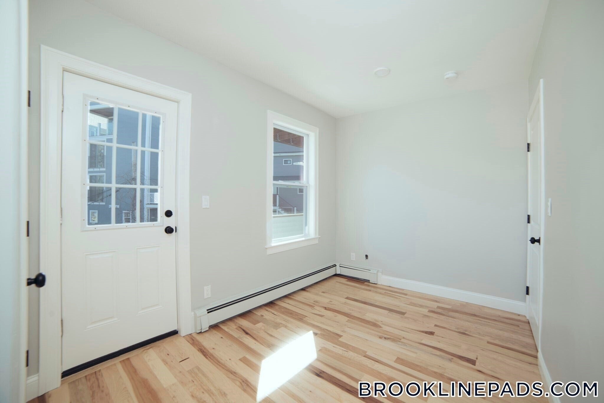 Building Photo - 10 Duffley Ct