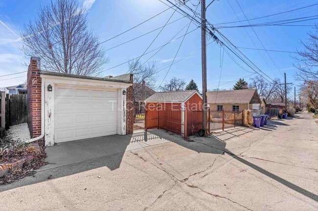 Building Photo - 2675 Stuart St