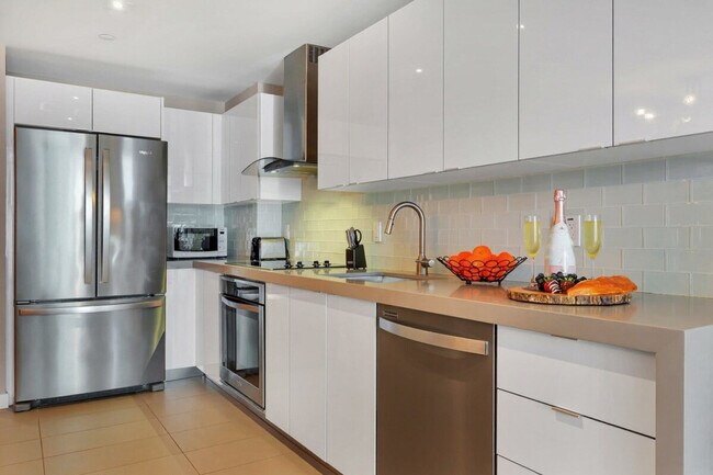 Building Photo - 90 NE 17th St