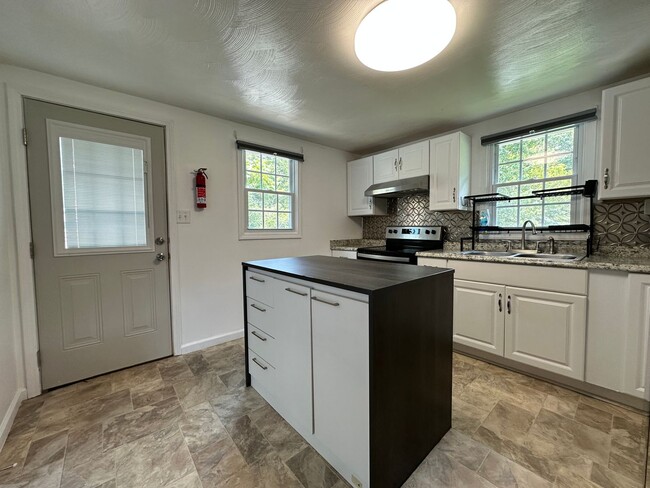 Building Photo - 2752 Carrollwood Heights Rd