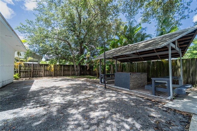 Building Photo - 5725 NW 24th Ave