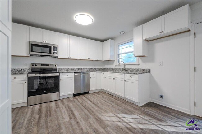 Building Photo - 100 Belmont Dr