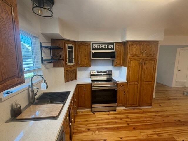 Building Photo - Stockton 3 Bedroom 2 Bathroom Home Solar Power