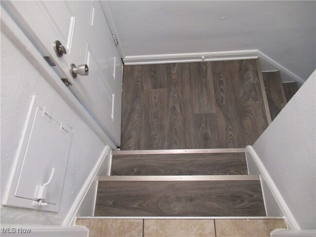 Building Photo - 285 Marion Dr