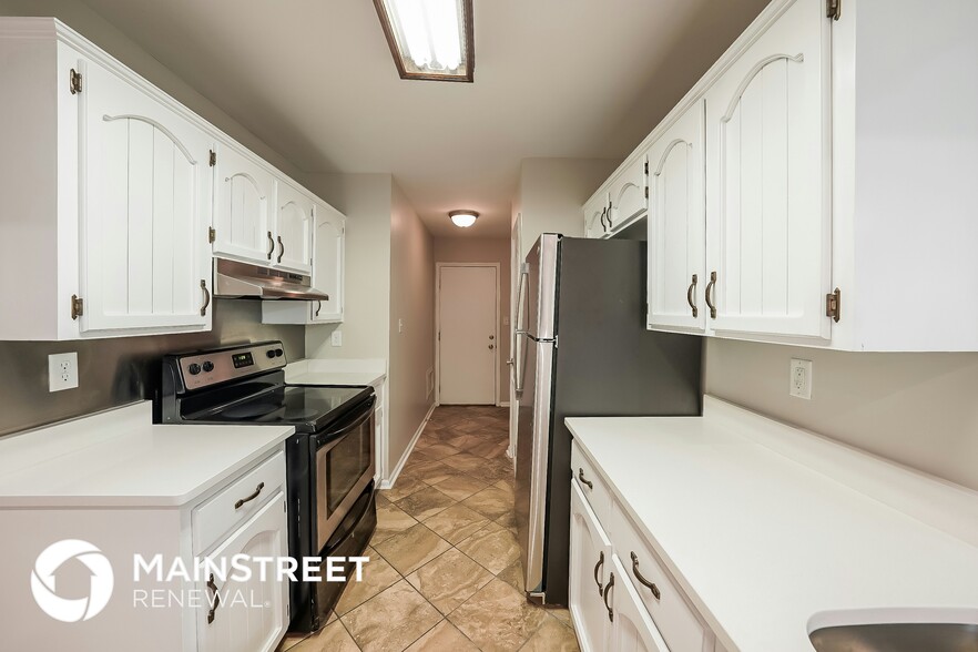 Building Photo - 2064 Edenwood Dr